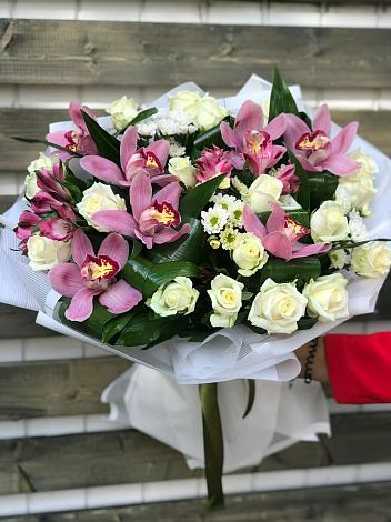 Букет цветов из: Розы и Хризантемы в Круглолесском