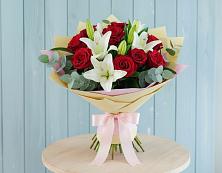 Букет цветов из:  Лилии и Розы в Круглолесском