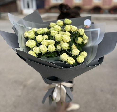 Букет Белые кустовые розы Солинеро в Круглолесском