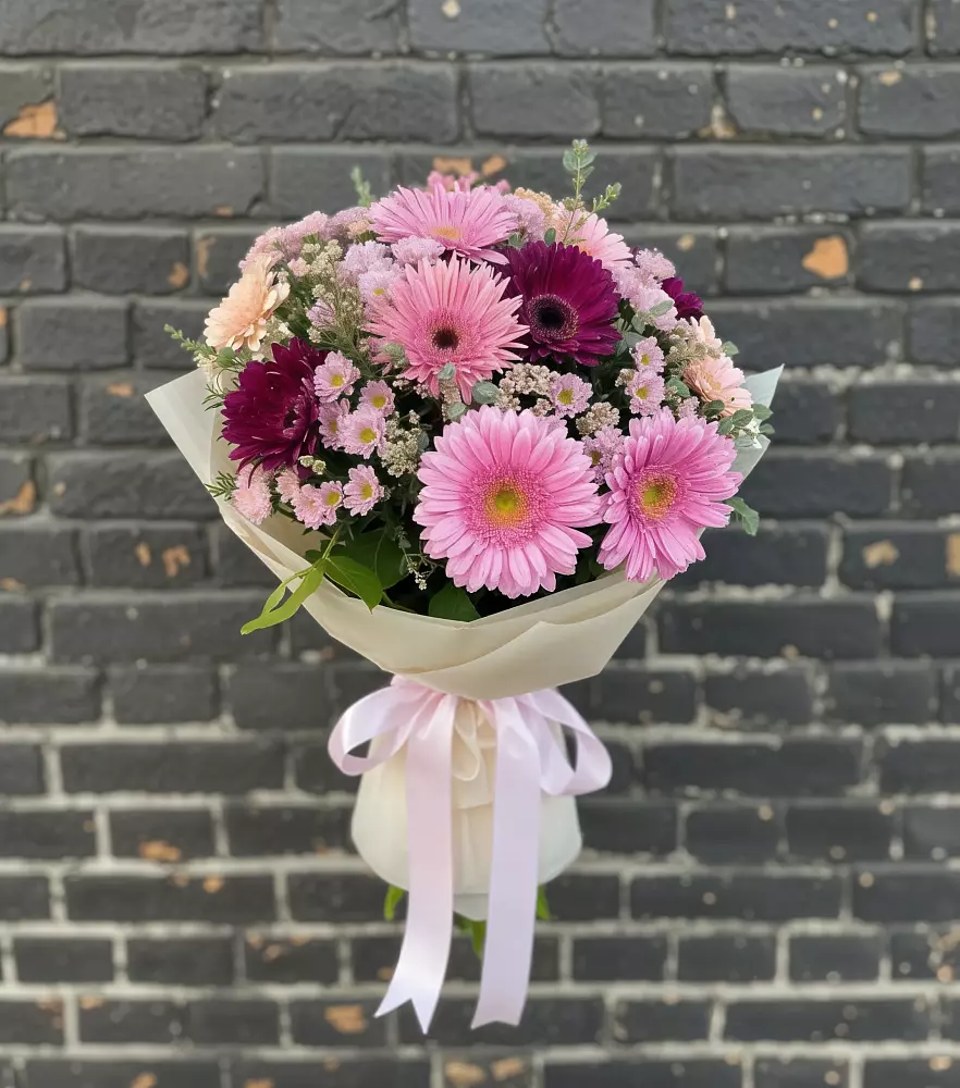 Букет цветов из: Герберы и Хризантемы в Круглолесском