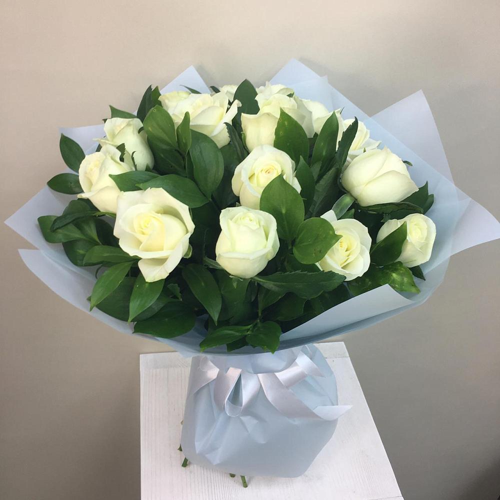 Букет 15 Белых роз Проуд в Круглолесском