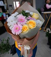 Букет цветов из:  Герберы, Розы и Хризантемы в Круглолесском