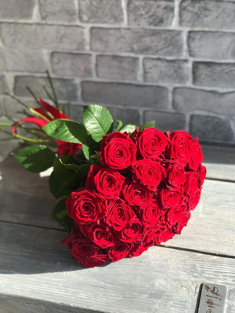 Букет Красные розы Фридом в Круглолесском