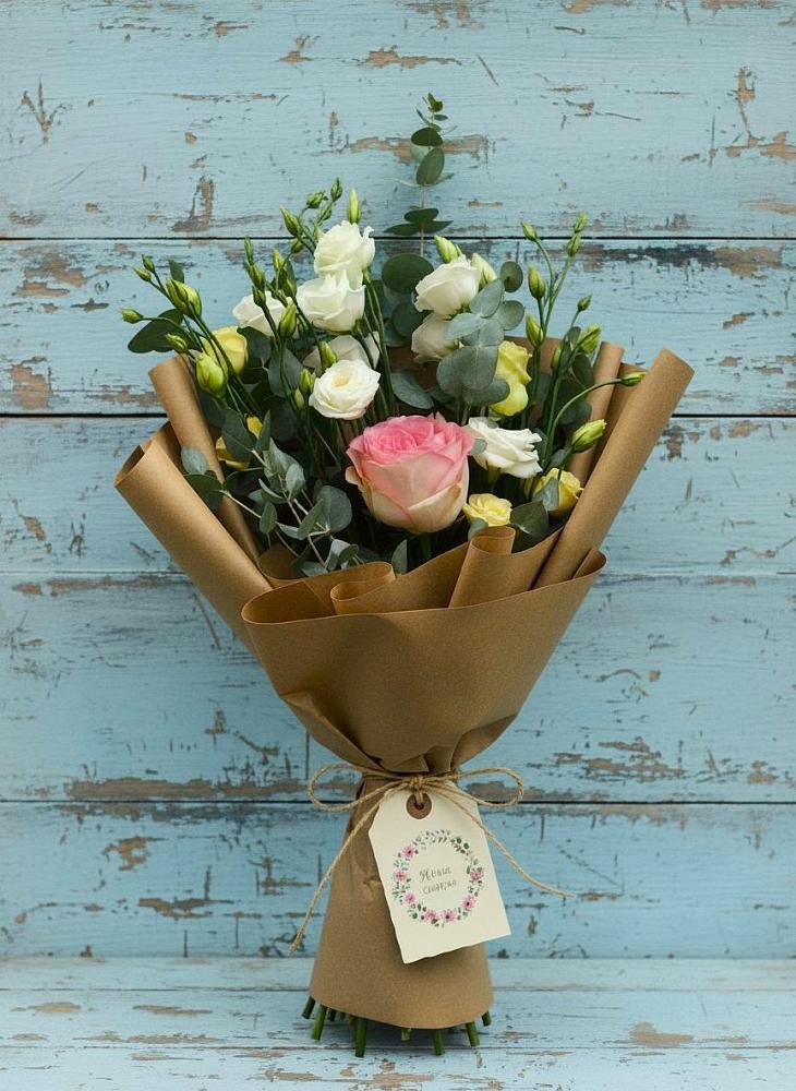 Букет цветов из: Розы и Лизиантусы в Круглолесском