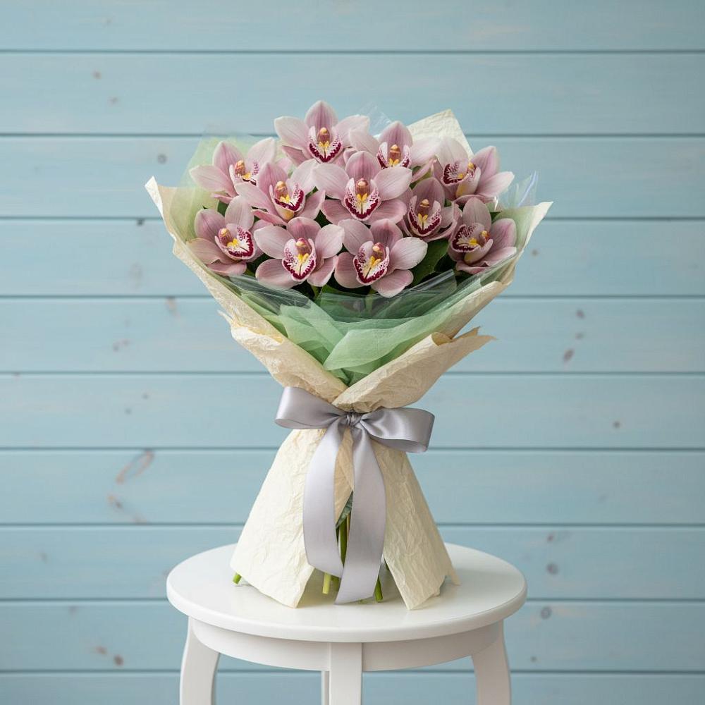 Букет цветов из: Орхидеи и Розы в Круглолесском