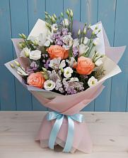 Букет цветов из:  Лизиантусы, Розы, Альстромерии и Гипсофила в Круглолесском