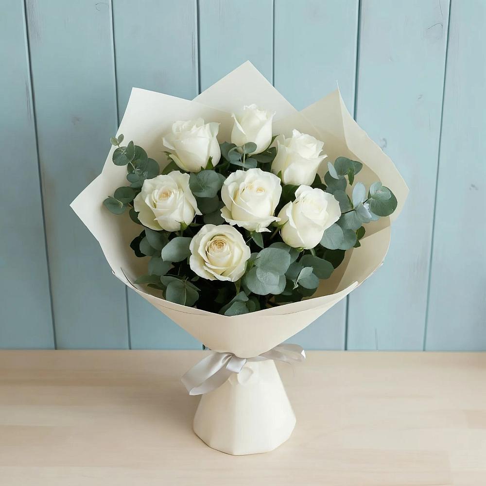 Букет Белые розы в Эвкалипте в Круглолесском