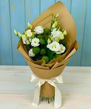 Букет цветов из:  Хризантемы и Лизиантусы в Круглолесском