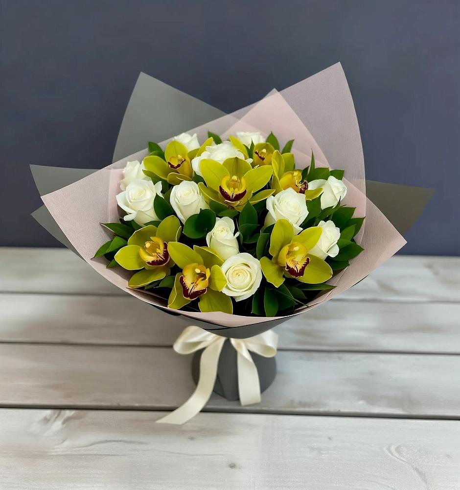 Букет цветов из: Орхидеи и Розы в Круглолесском