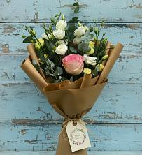 Букет цветов из:  Розы и Лизиантусы в Круглолесском